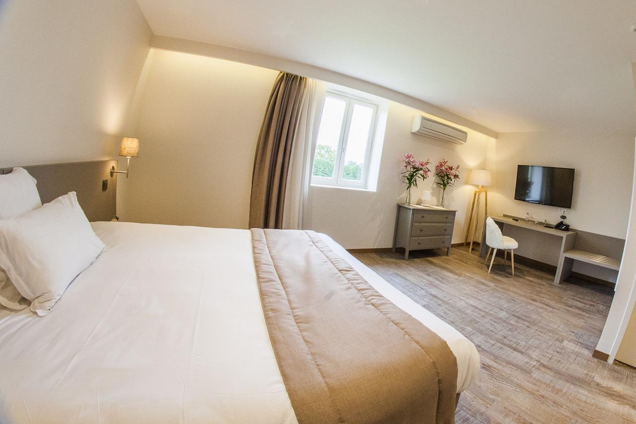 La Sorelle Hotel Golf Et Restaurant Villette-sur-Ain Eksteriør billede
