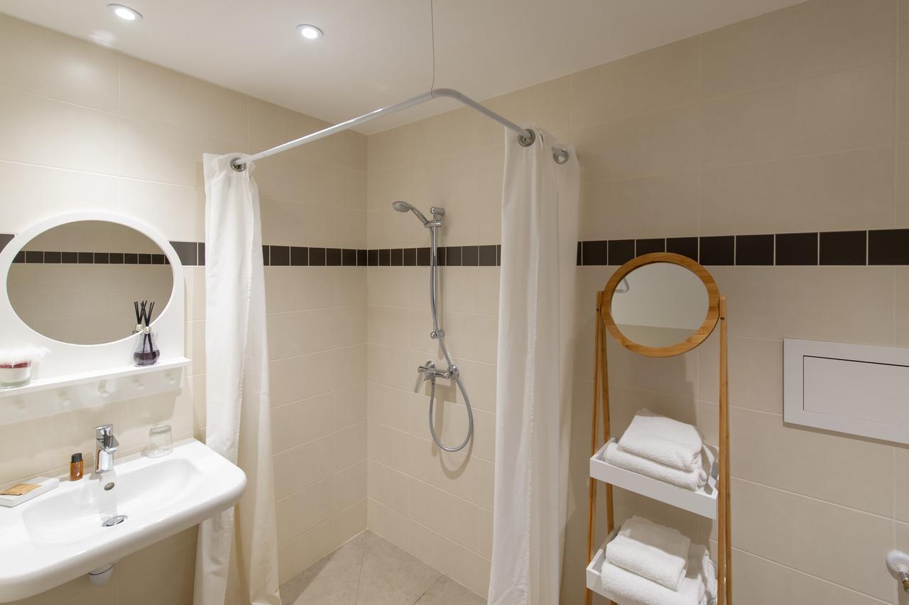La Sorelle Hotel Golf Et Restaurant Villette-sur-Ain Eksteriør billede